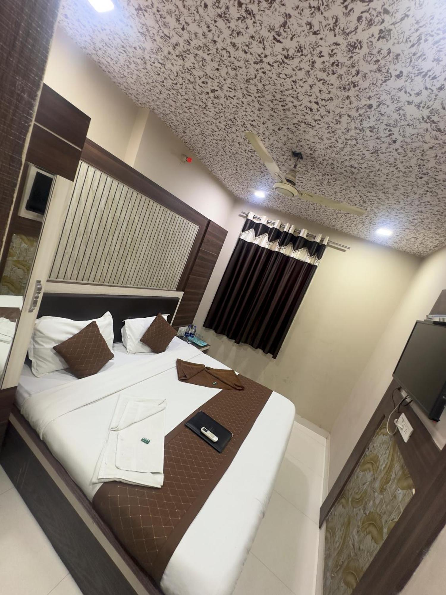 Hotel City Gold Adžmér Exteriér fotografie